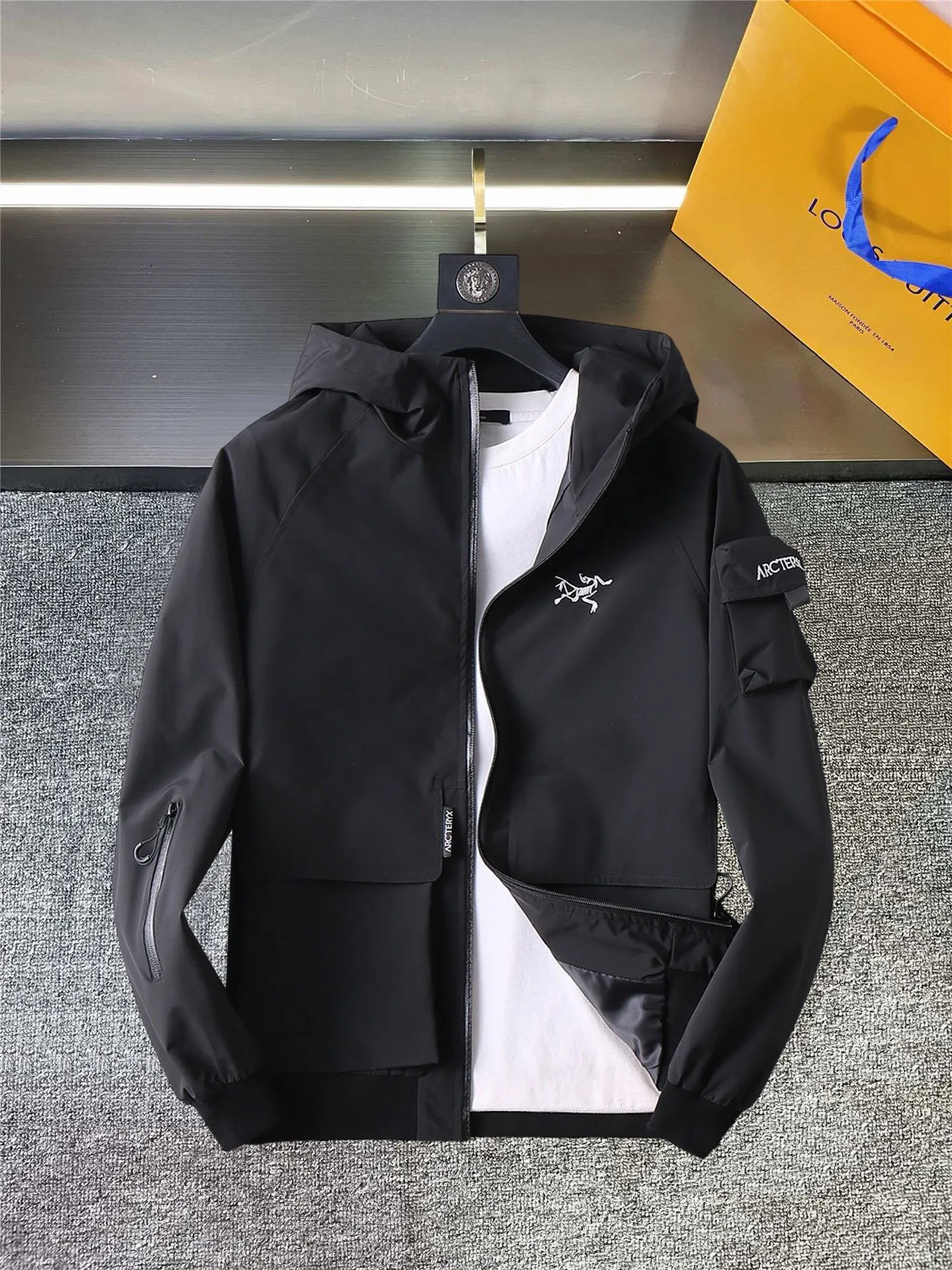 Same Style， ， 2026 New Arrival ，Original Premium Breathable ， ， ， Quality。 ， Sizes：M～3XL